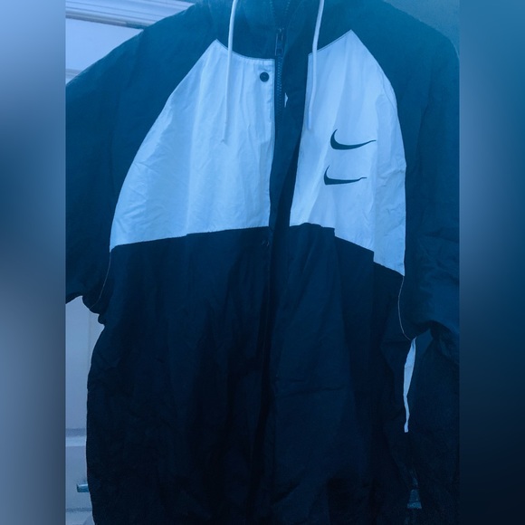 Nike Windbreaker❕🖤🤍 - Picture 1 of 2